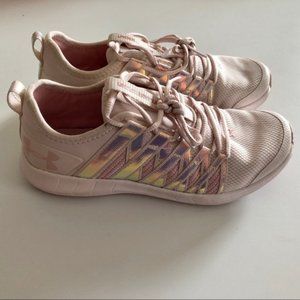 Girl’s Under Armour sneakers size 3 shoes pink